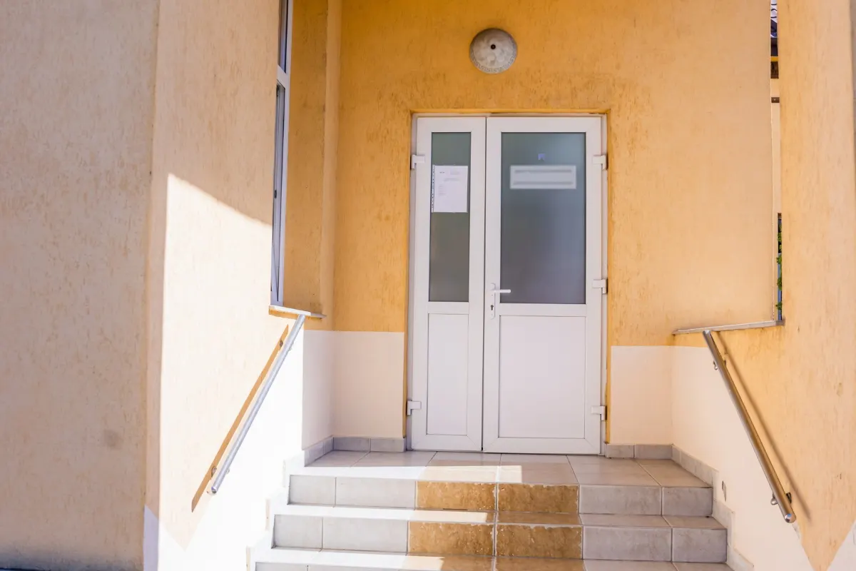 Intrarea in centrul PET/CT Casa Rusu din Seini
